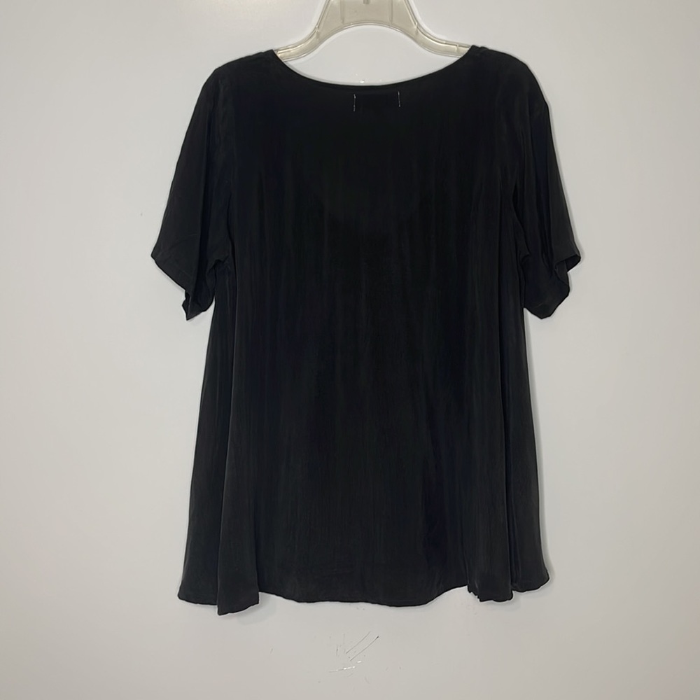 Otis & MacLaine Black Silk Short Sleeve Swing Top Sz S - Picture 3 of 6